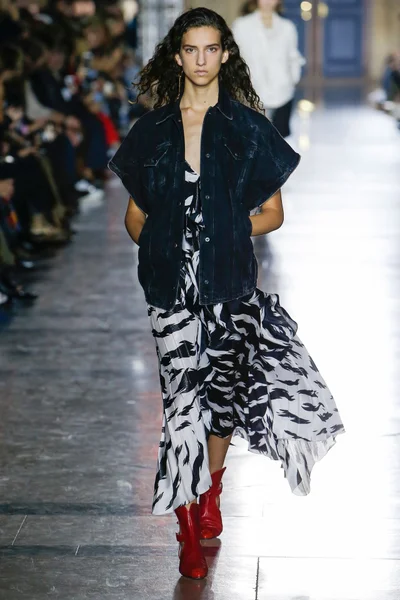 Look 12